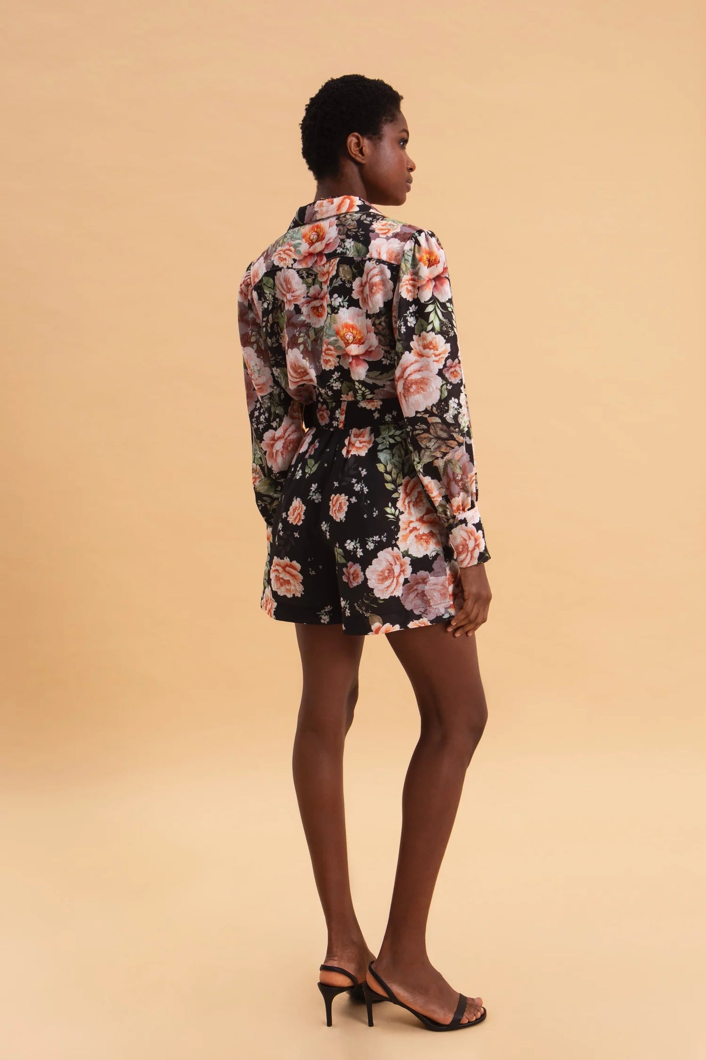 EVELEYA PEONIES LOVE HIGH WAISTED LINEN SHORTS WITH BELT