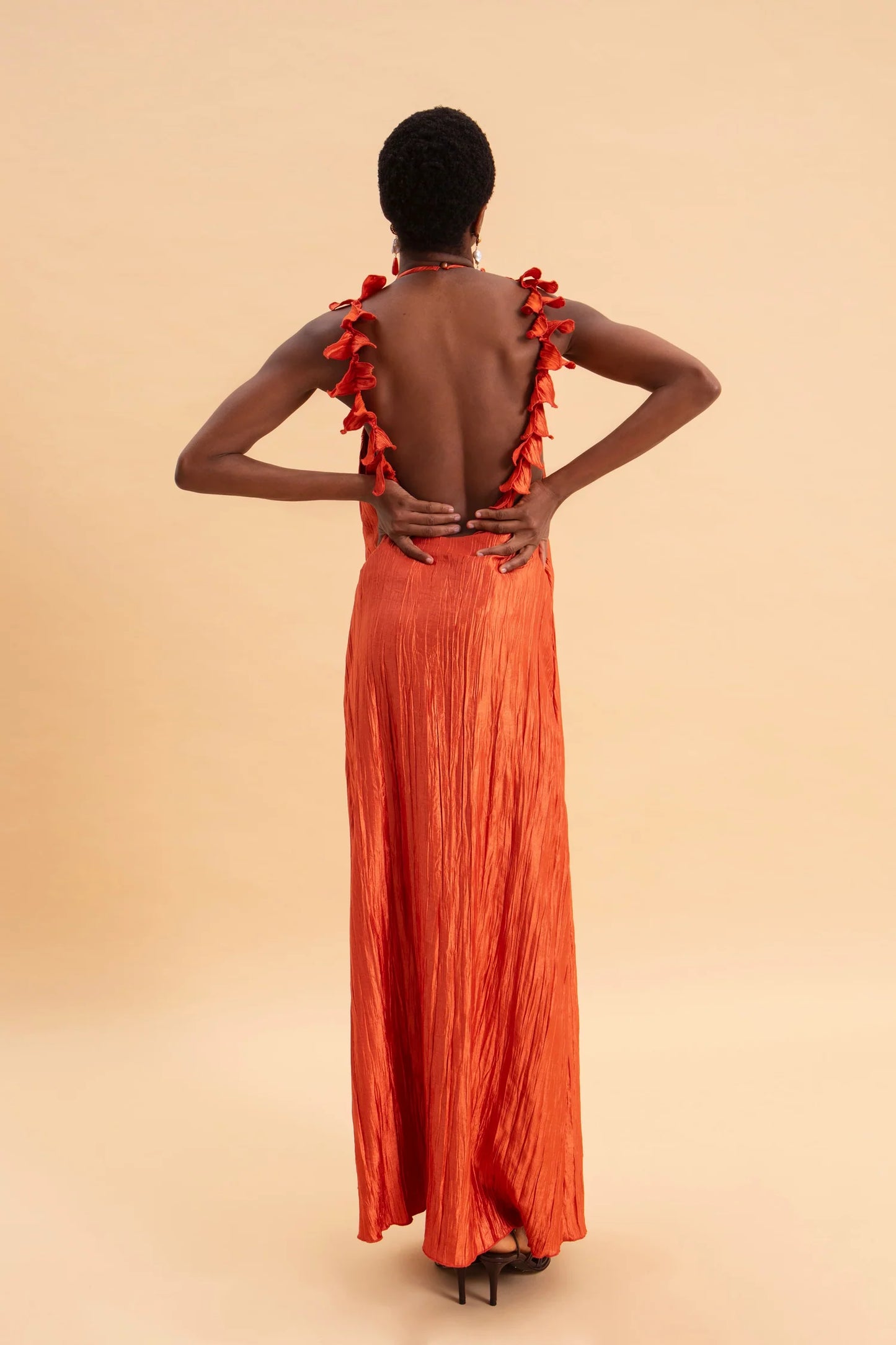 EVELEYA GOLDEN HOUR MAXI SHIMMERING PLEATED DRESS