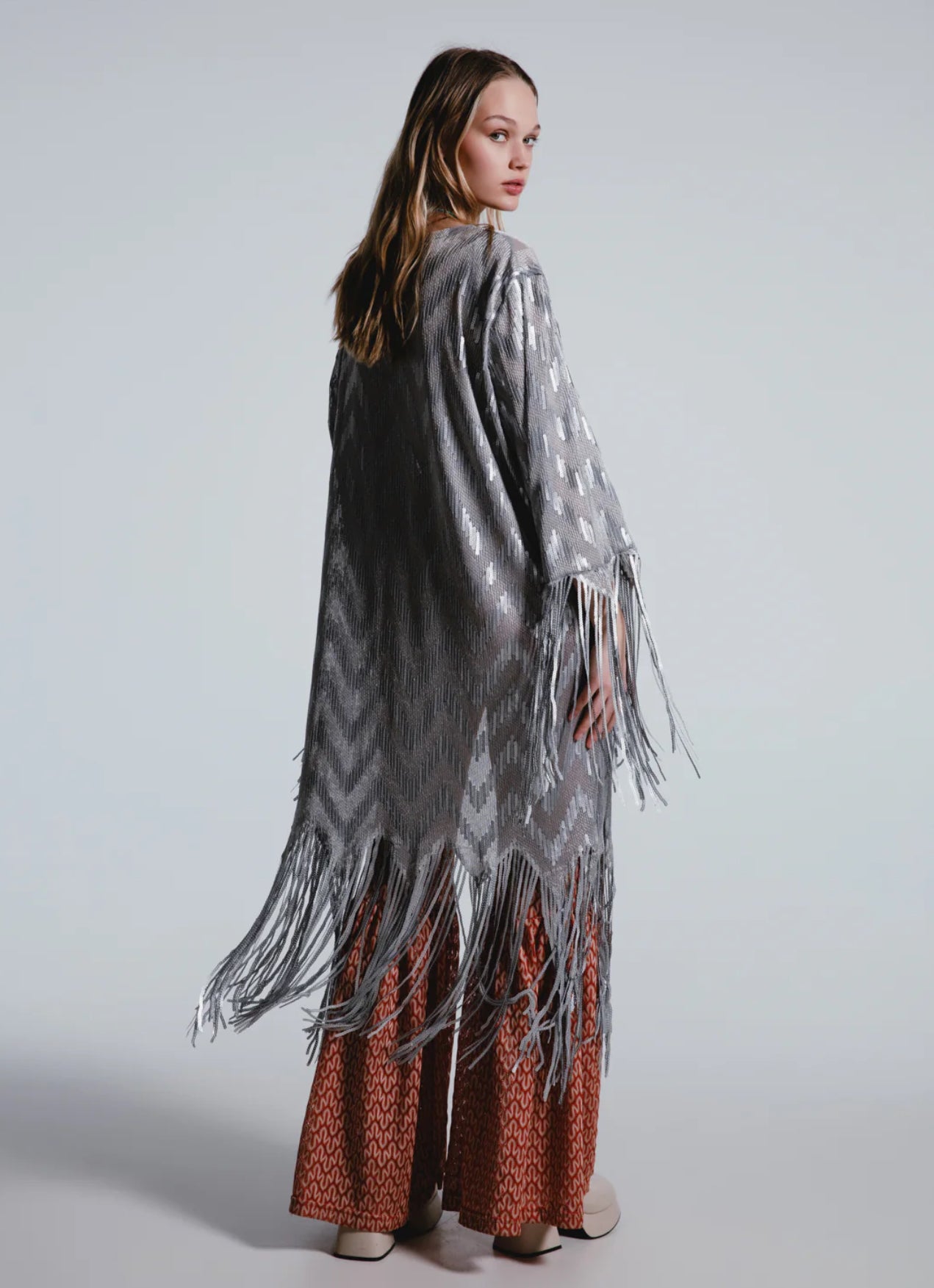 ALAQUA SEQUINED KIMONO SILVER THE JERKINS